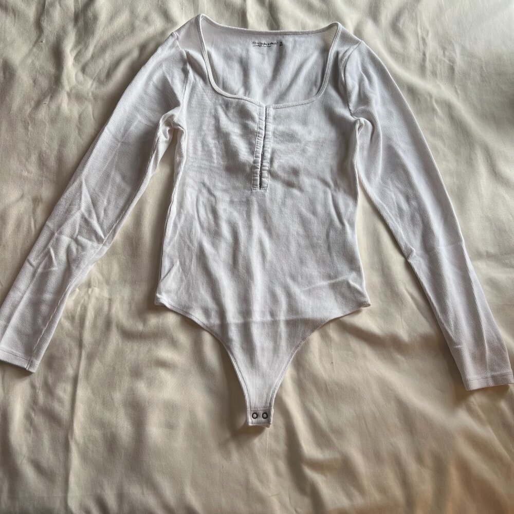 Abercrombie White long sleeve hook and eye bodysuit